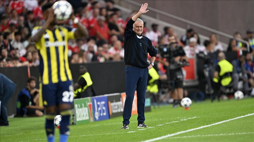 Mourinho için olay iddialar! "UEFA ve FIFA bunu araştırmalı" Mourinho için olay iddialar: Otelde gizli toplantı! "UEFA ve FIFA bunu araştırmalı" - 1. Resim