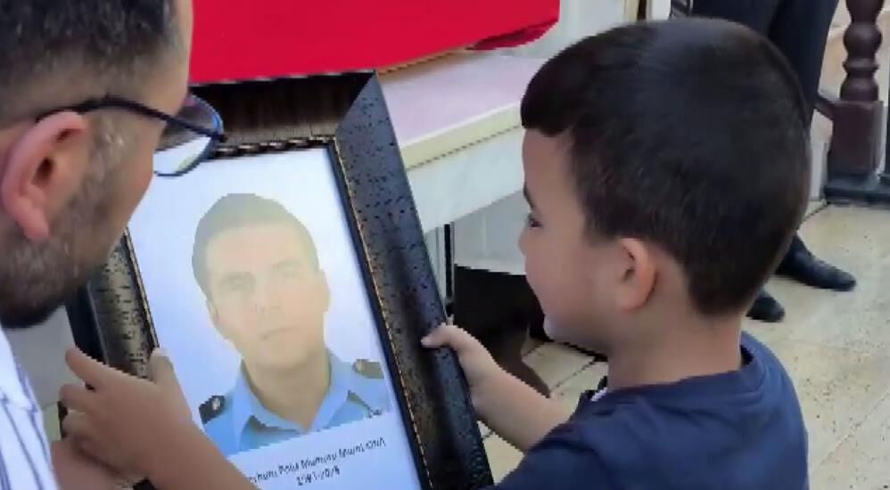 Polis memuru halı sahada hayatını kaybetti! O anlar kamerada Polis memuru halı sahada hayatını kaybetti! O anlar kamerada - 2. Resim