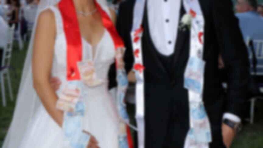 Altında fiyatlar uçtu! Sahtecilik patladı, 225 liraya çeyrek satılıyor Altında fiyatlar uçtu! Sahtecilik patladı, 225 liraya çeyrek satılıyor - 2. Resim