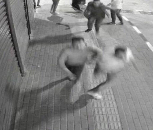 Bursa'da sokak ortasında vahşet! Husumetlisini başından vurdu Bursa'da sokak ortasında vahşet! Husumetlisini başından vurdu - 1. Resim