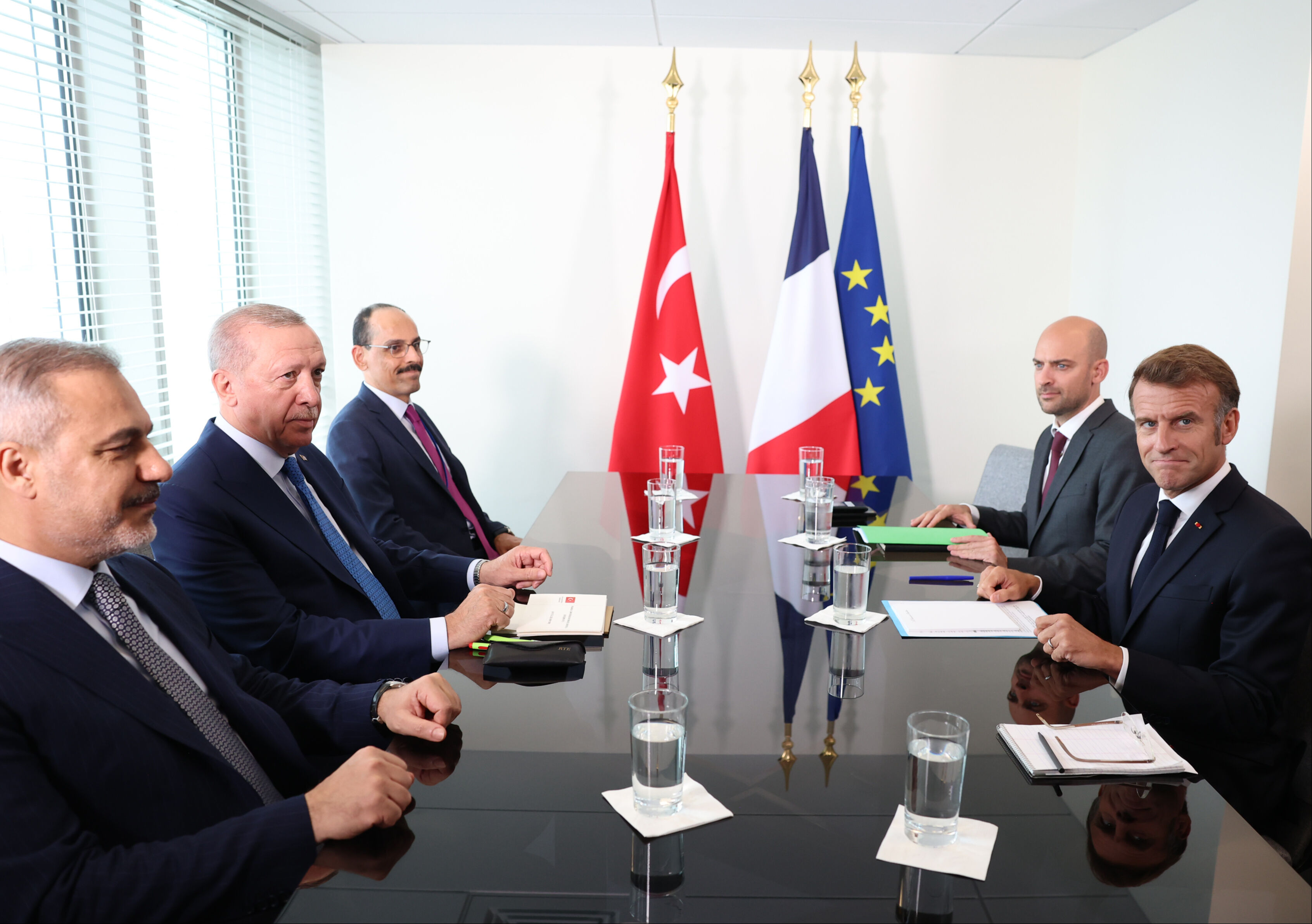 Cumhurbaşkanı Erdoğan ile Macron arasında çarpıcı diyalog: İyi olduğu zamanlar da oluyor demek ki Cumhurbaşkanı Erdoğan ile Macron arasında çarpıcı diyalog: İyi olduğu zamanlar da oluyor demek ki - 1. Resim