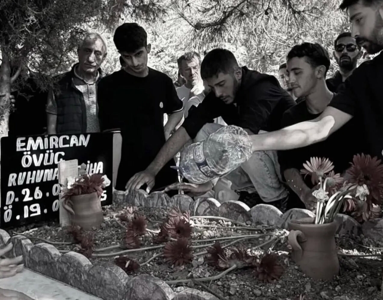 Emircan Övüç neden öldü? Göztepe taraftarı Emircan Övüç'ün ölüm sebebi merak ediiyor - 1. Resim