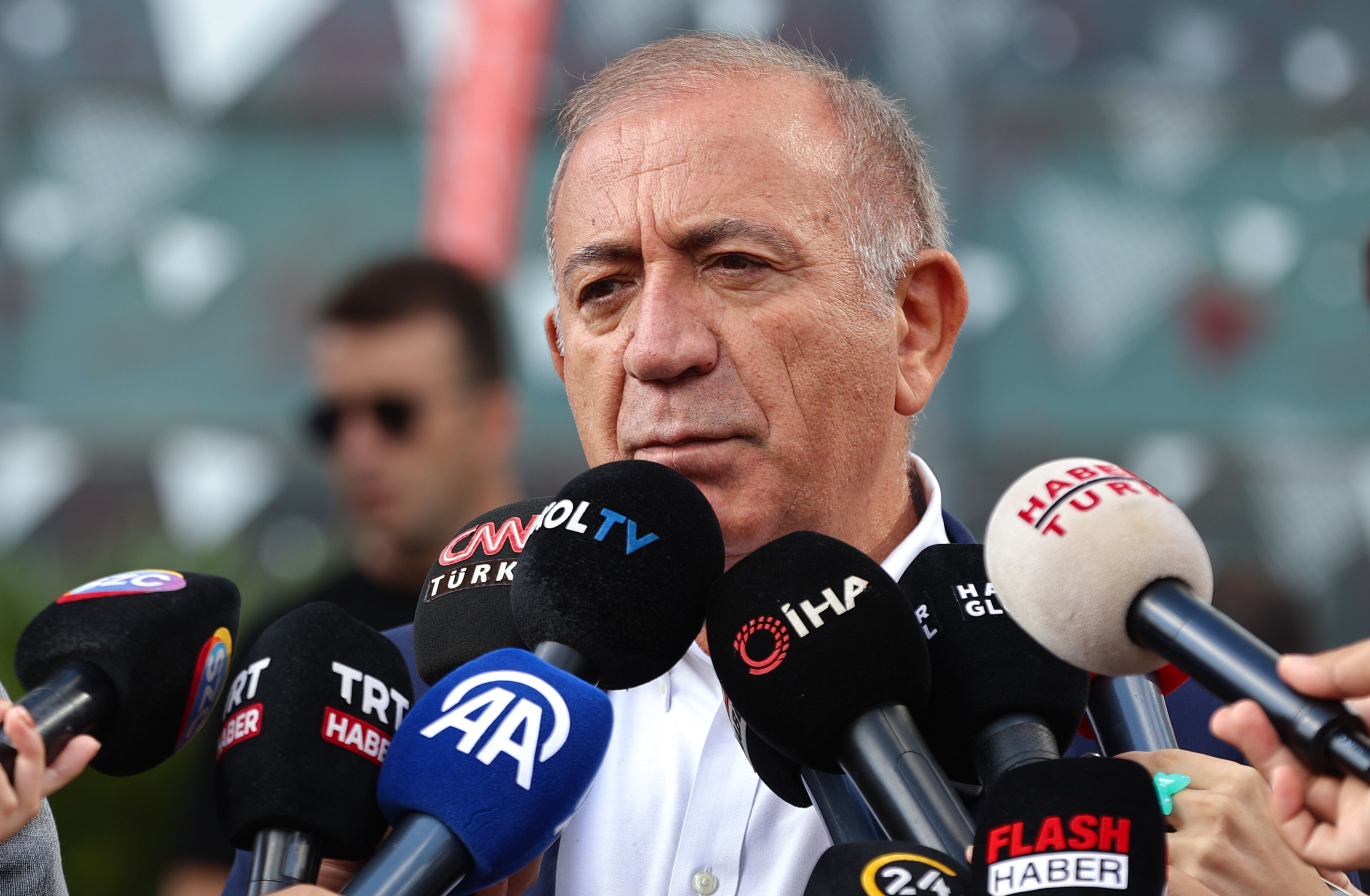 Gürsel Tekin'den, Özel'in Gürsel Tekin'den, Özel'in