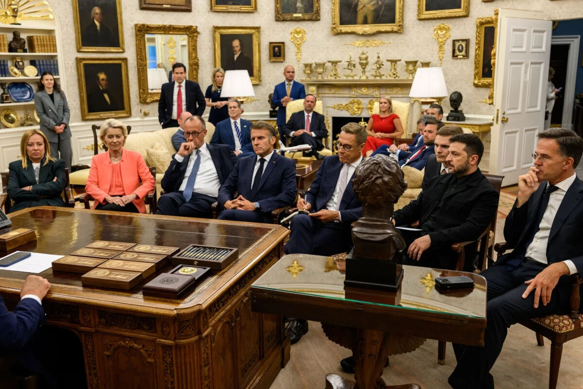 İki fotoğraf arasında dikkat çeken detay! AB liderlerini karşısına dizen Trump, Erdoğan'la yan yana İki fotoğraf arasında dikkat çeken detay! AB liderlerini karşısına dizen Trump, Erdoğan'la yan yana - 3. Resim