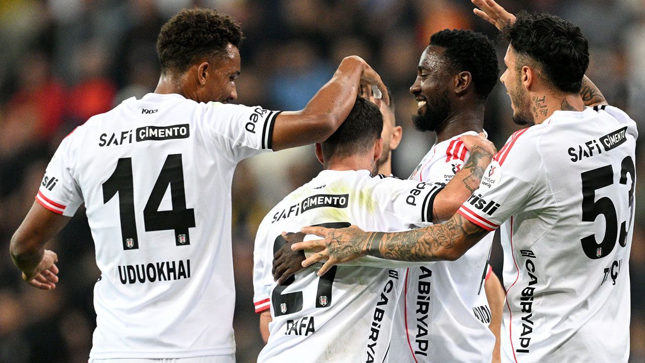 Beşiktaş&#039;ın hasreti 4 golle sona erdi: Rafa Silva kariyer gecesini yaşadı