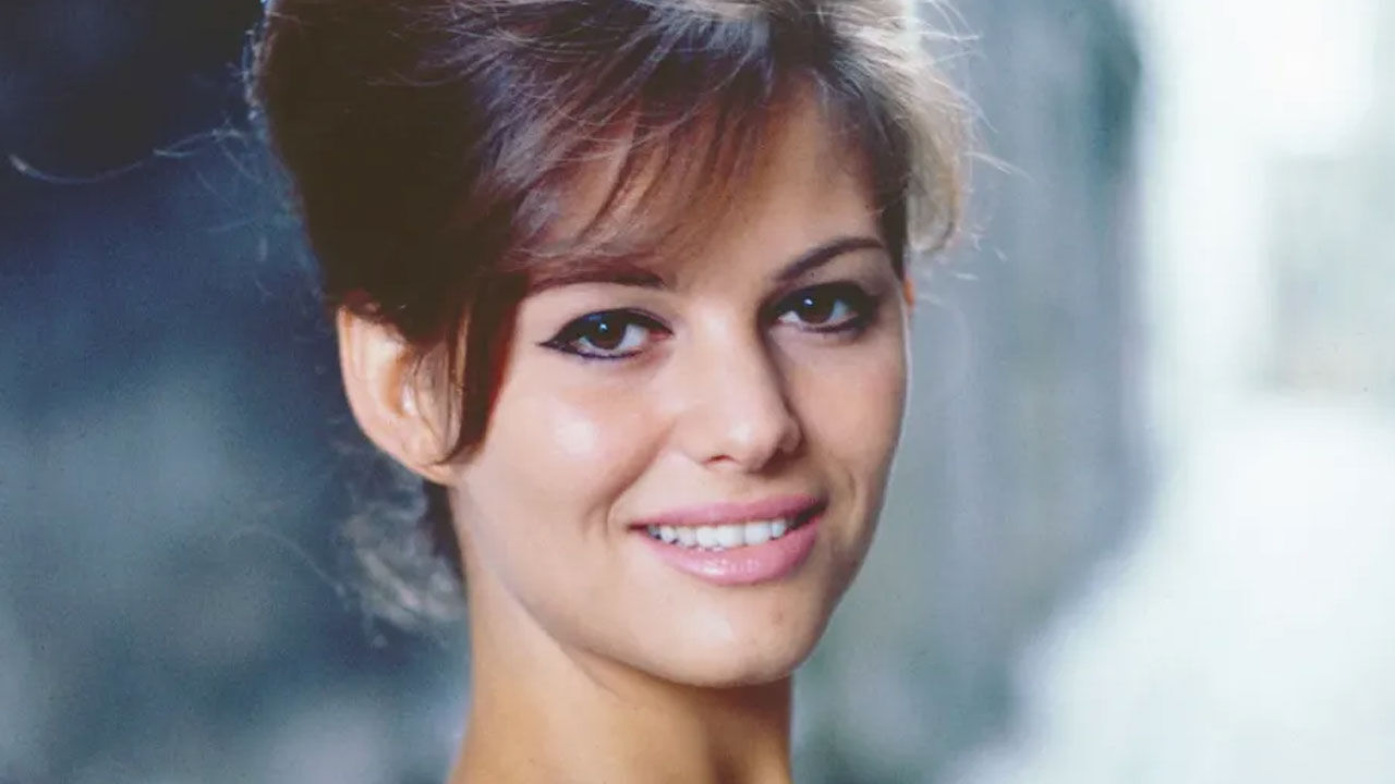 İtalyan film yıldızı Claudia Cardinale hayatını kaybetti İtalyan film yıldızı Claudia Cardinale hayatını kaybetti - 1. Resim