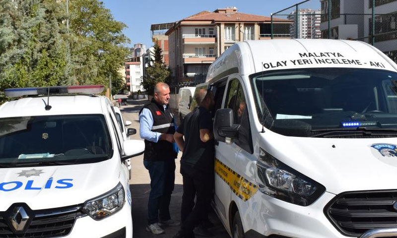 Malatya'da şüpheli ölüm: Çatı katında cansız bedeni bulundu Malatya'da şüpheli ölüm: Çatı katında cansız bedeni bulundu - 2. Resim