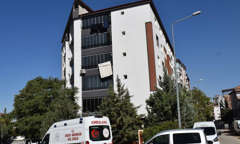 Malatya'da şüpheli ölüm: Çatı katında cansız bedeni bulundu Malatya'da şüpheli ölüm: Çatı katında cansız bedeni bulundu - 1. Resim