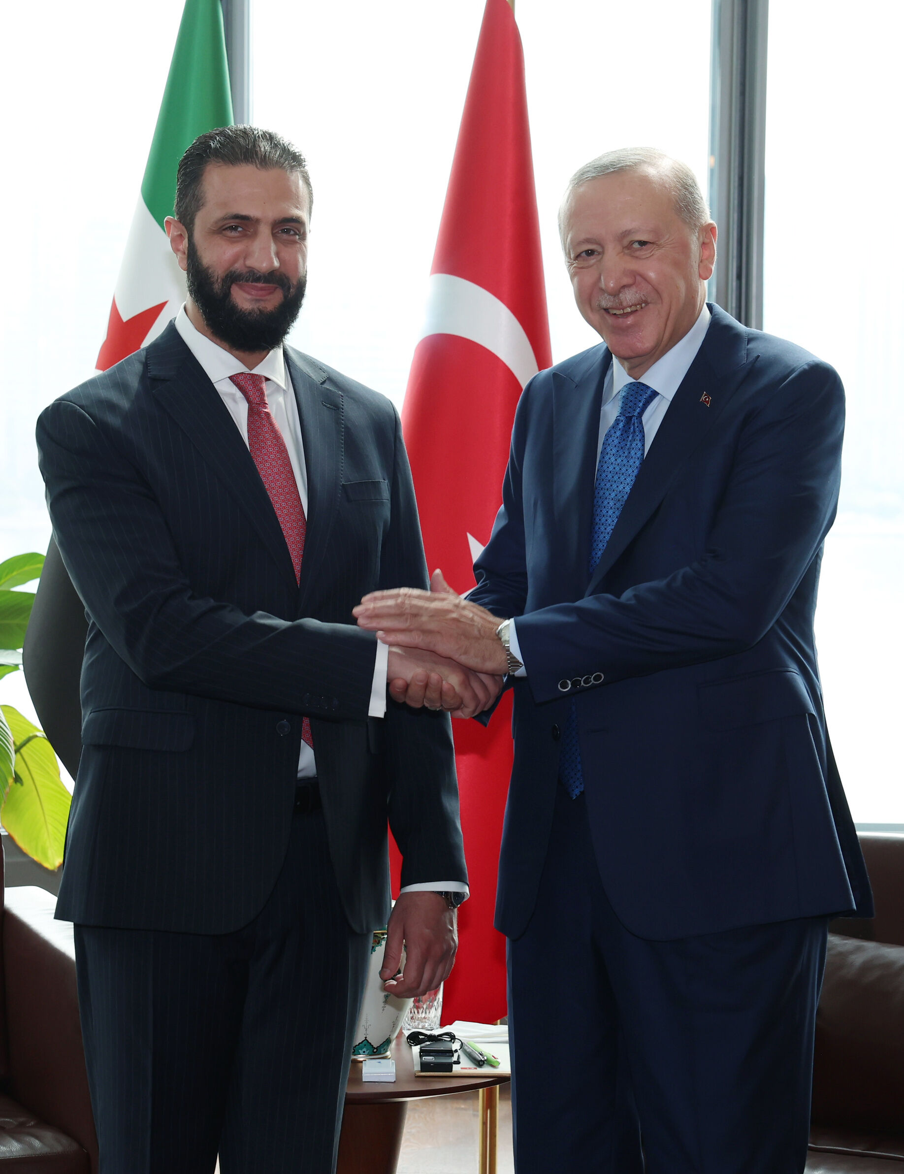 Suriye lideri Şara Türkevi'nde! Cumhurbaşkanı Erdoğan ile SDG'yi görüşecek - 1. Resim