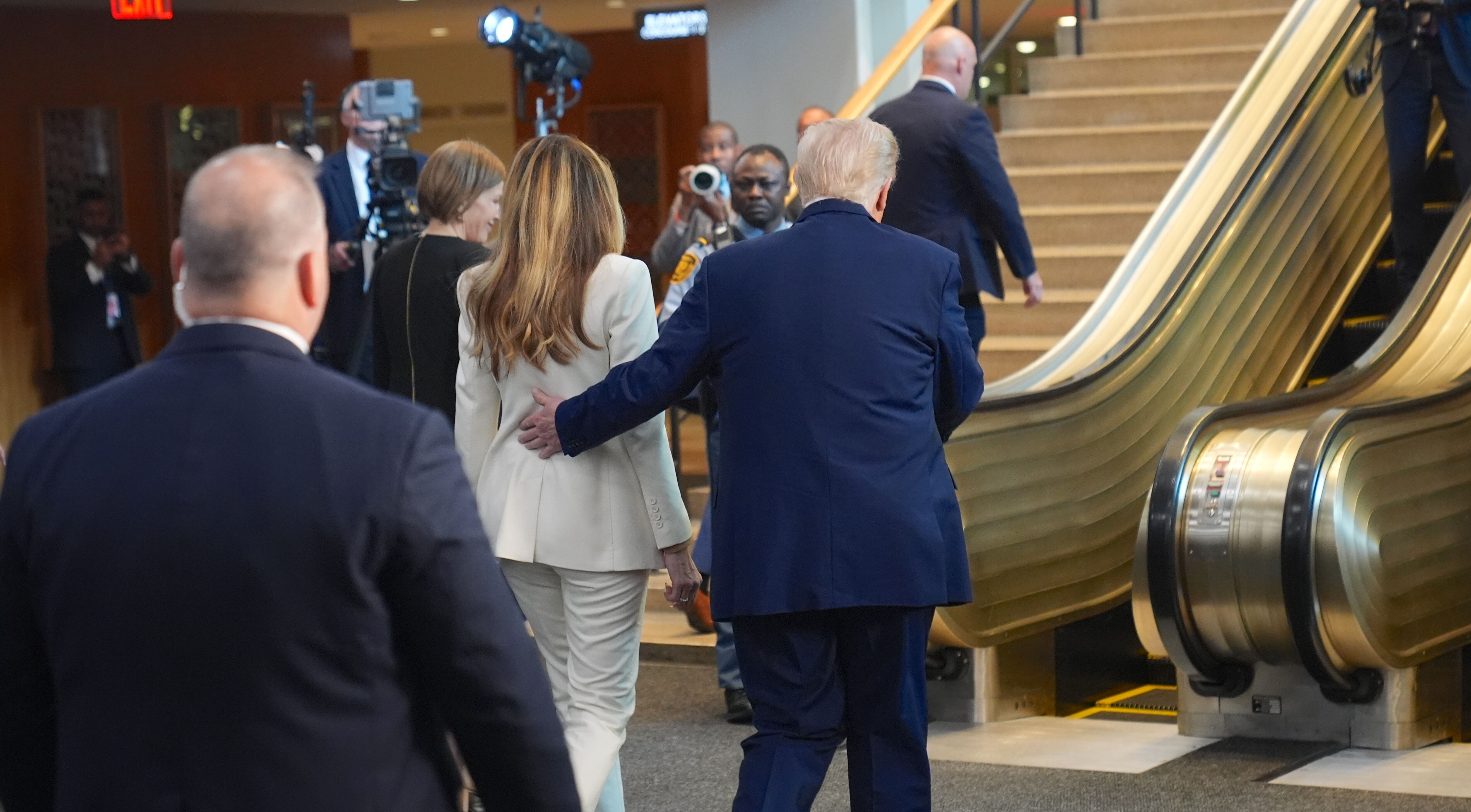 Yürüyen merdiven bozuldu, Trump tepki gösterdi! BM, suçu ABD heyetine attı - 1. Resim