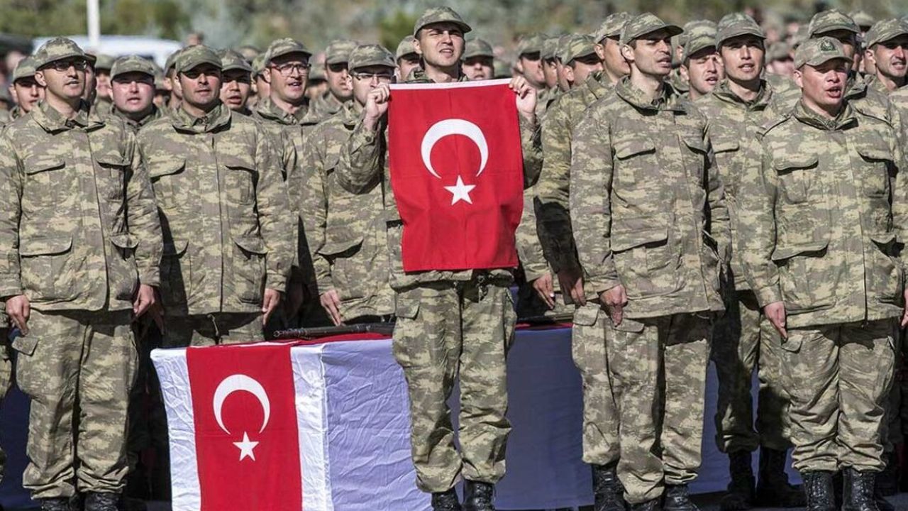 Askerlik 9 ay mı oluyor, uzatılacak mı? 2025 askerlik süresi adayların gündeminde!