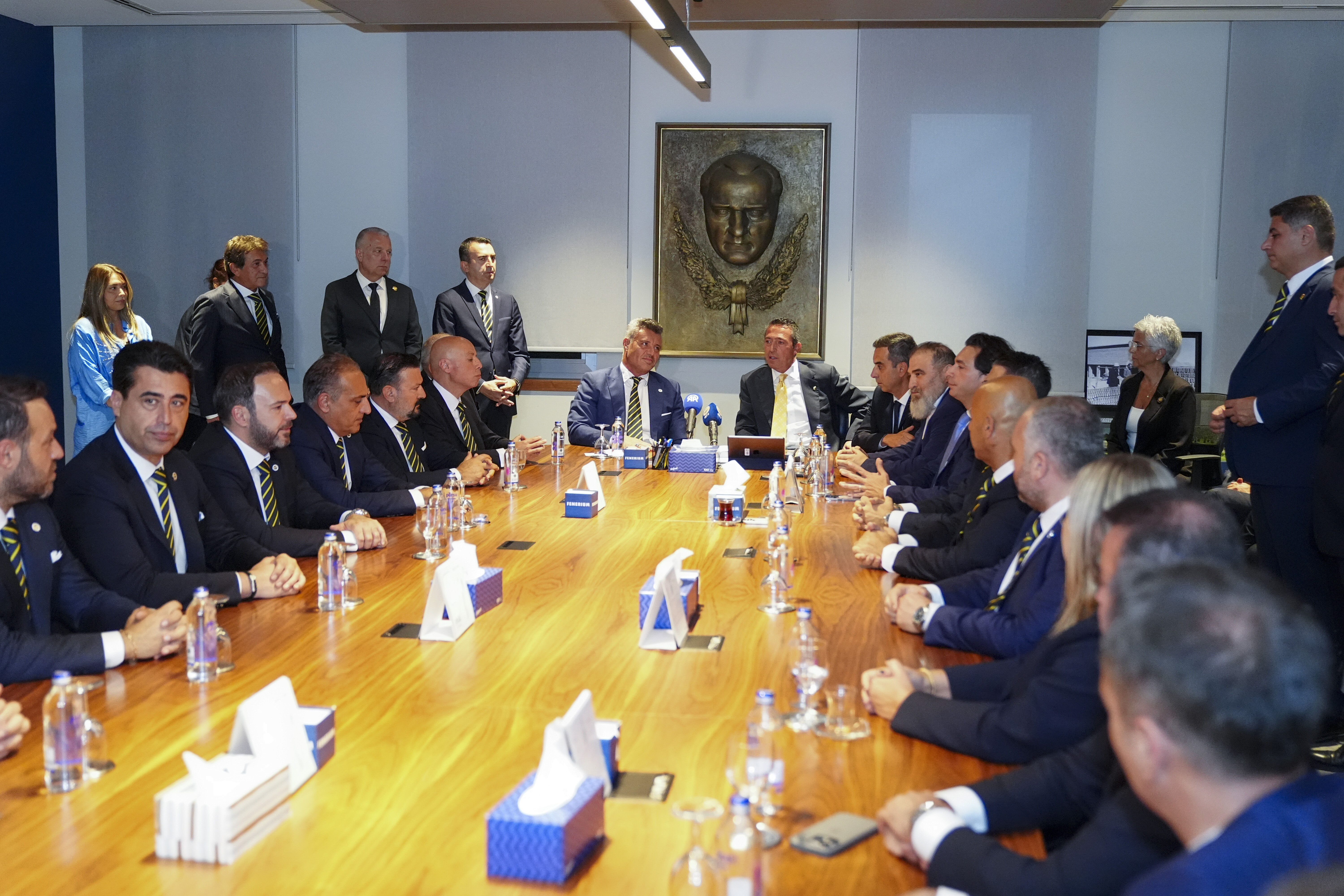 Fenerbahçe'de yeni yönetim mazbatalarını aldı! Sadettin Saran ve Ali Koç'tan açıklama - 1. Resim