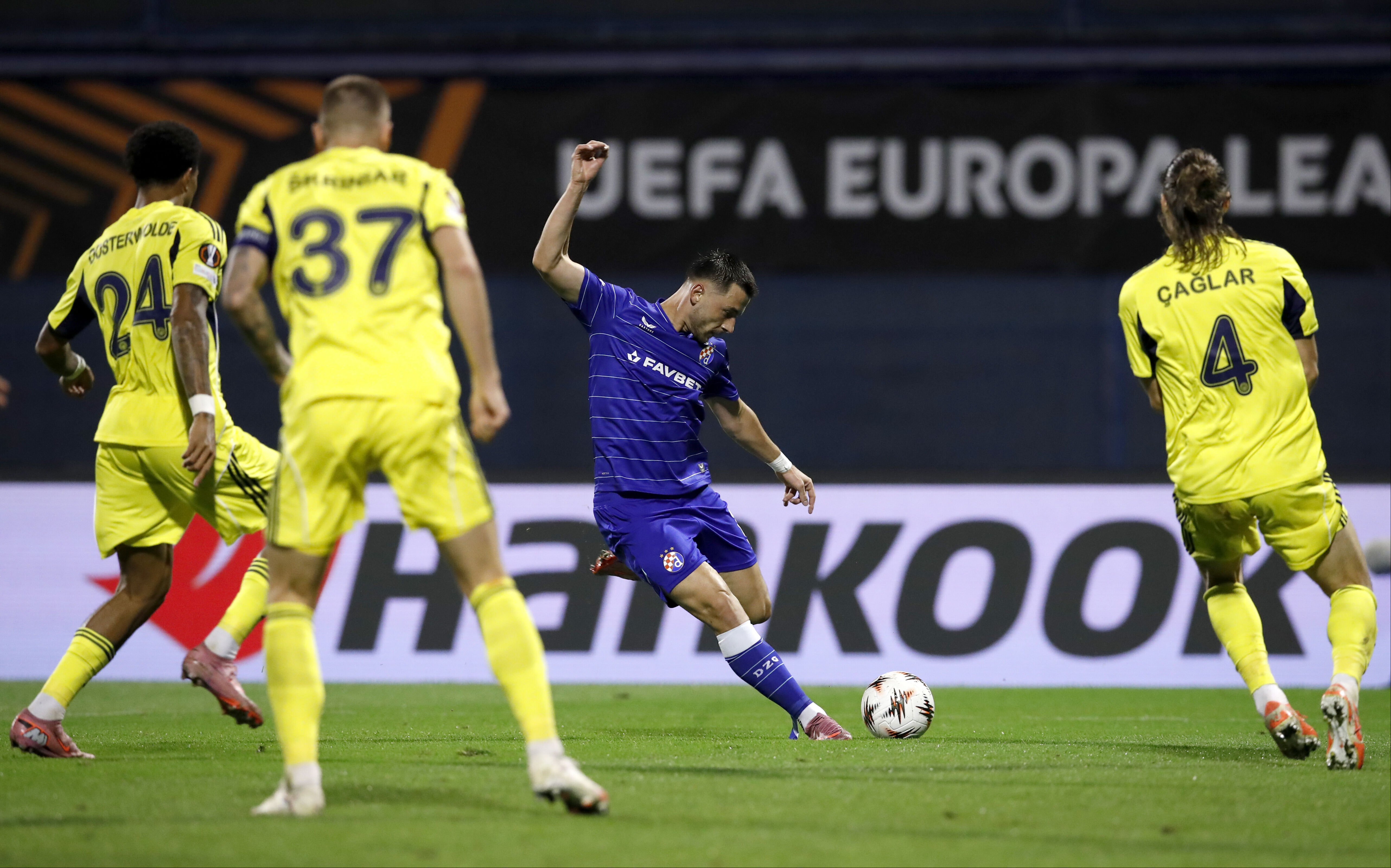 "İsme göre oyuncu alınırsa, hocan da stajyer olursa..." | Spor yazarları Fenerbahçe için ne dedi? - 1. Resim