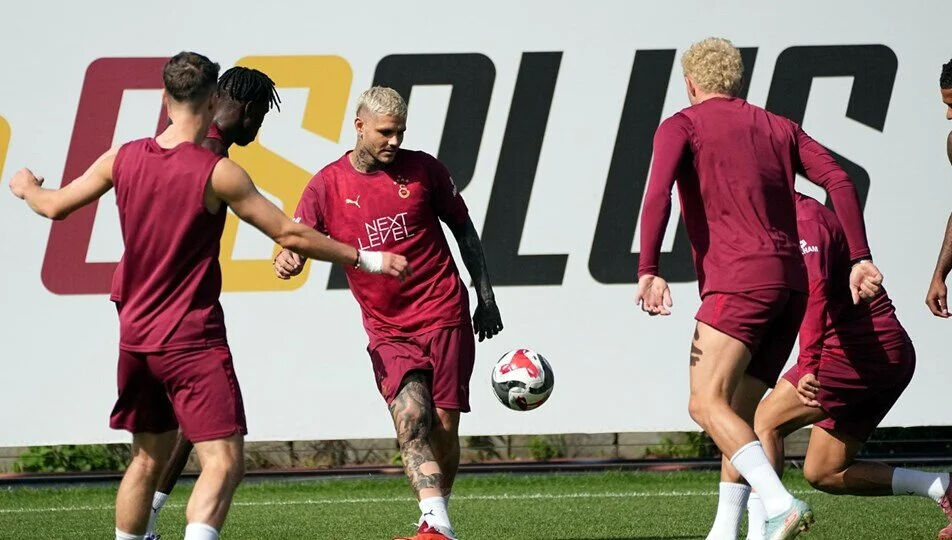 Kamp kadrosu açıklandı! Alanyaspor maçında Osimhen oynayacak mı, kimler eksik kimler cezalı? - 3. Resim