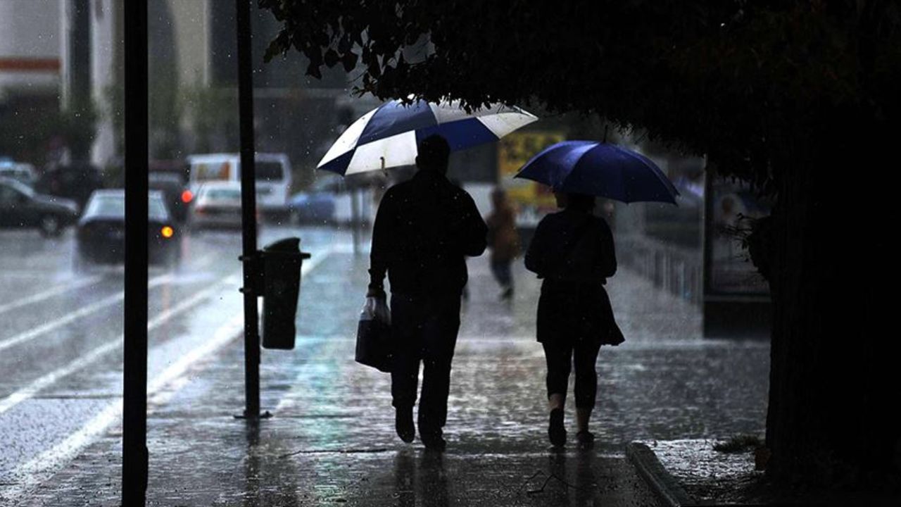 Soğuk hava ve fırtına uyarısı! Meteoroloji ve AKOM’dan art arda uyarılar