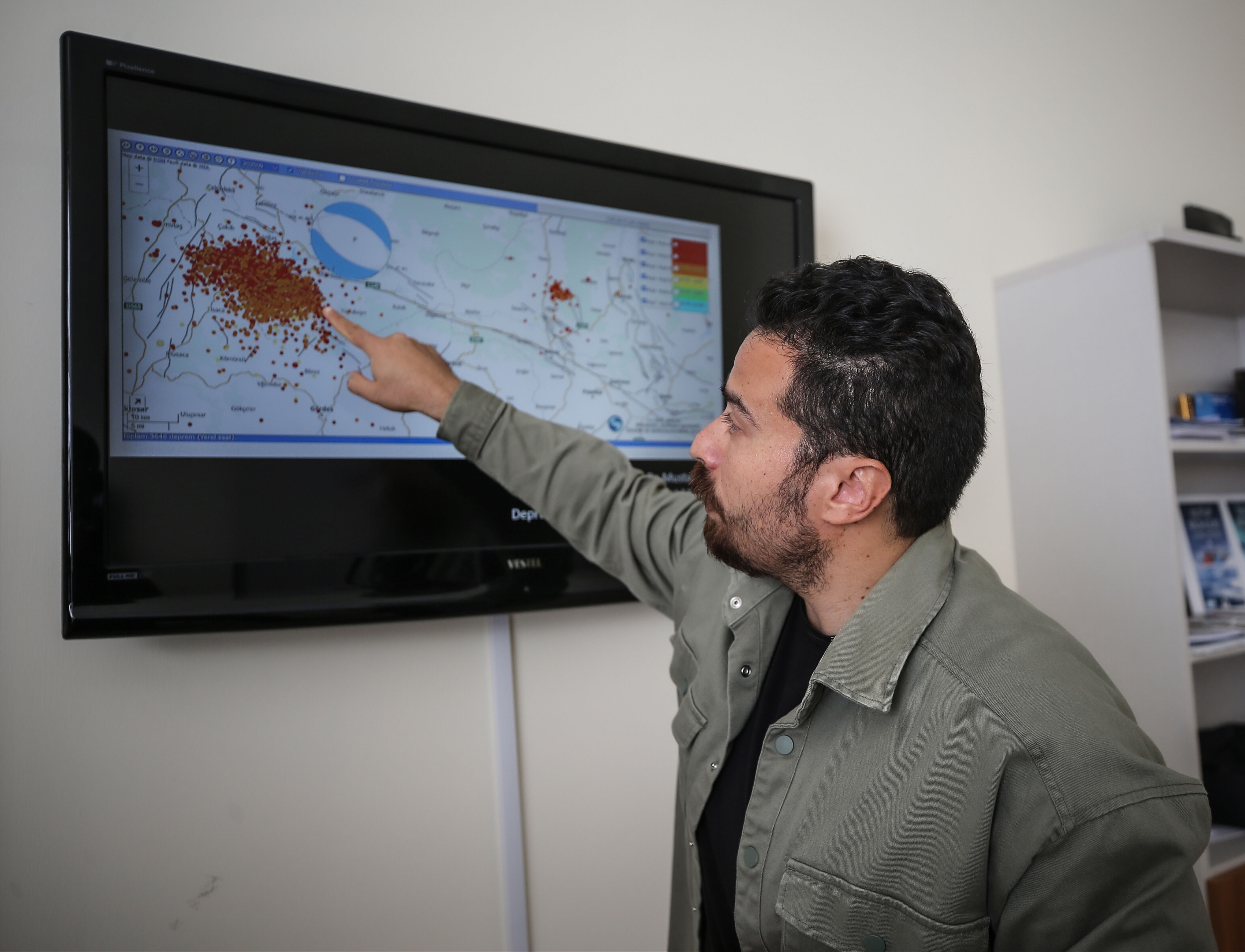 Sındırgı'da neden bu kadar çok sarsıntı oluyor? 'Bariyer' gerçeği ortaya çıktı - 1. Resim