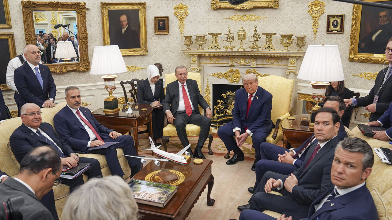 Tarihi zirveden kareler: Trump, Erdoğan'ın sandalyesini tuttu - 3. Resim