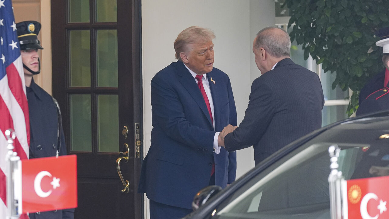 Tarihi zirveden kareler: Trump, Erdoğan'ın sandalyesini tuttu - 1. Resim