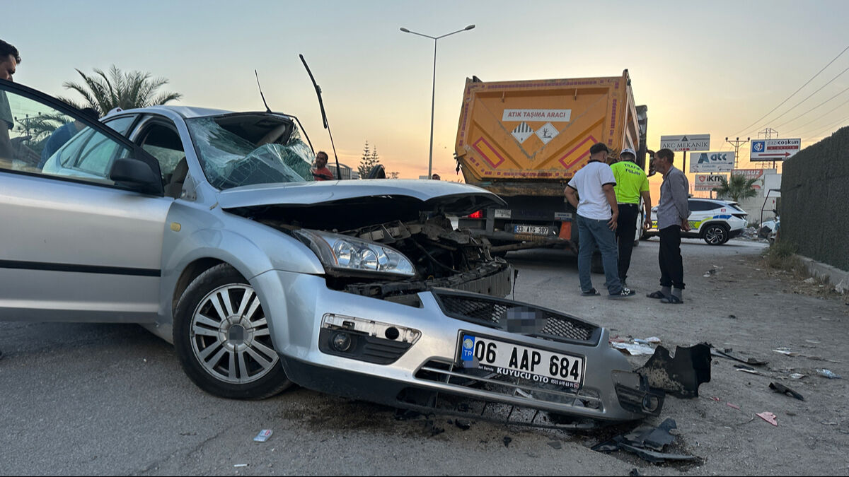 Adana'da feci kaza: İki infaz koruma memuru hayatını kaybetti - 1. Resim