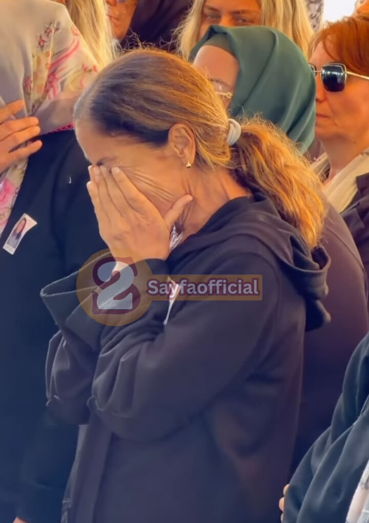 Derya Tuna’nın acı günü! Kardeşi Perihan Tuna Oba’yı toprağa verdi - 1. Resim