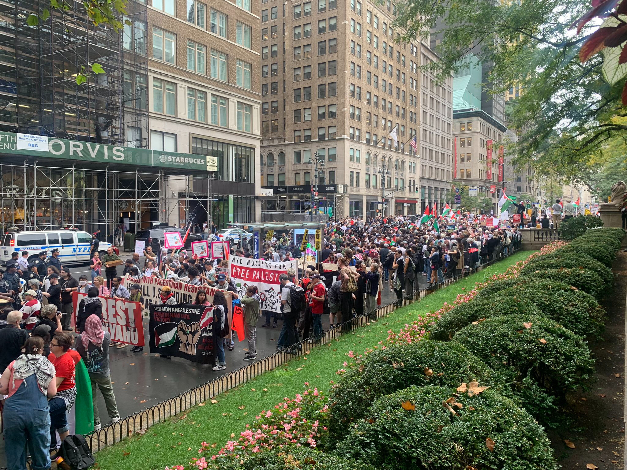 New York'ta Erdoğan'a sevgi, Netanyahu'ya öfke gösterisi... Binler sokağa döküldü - 3. Resim