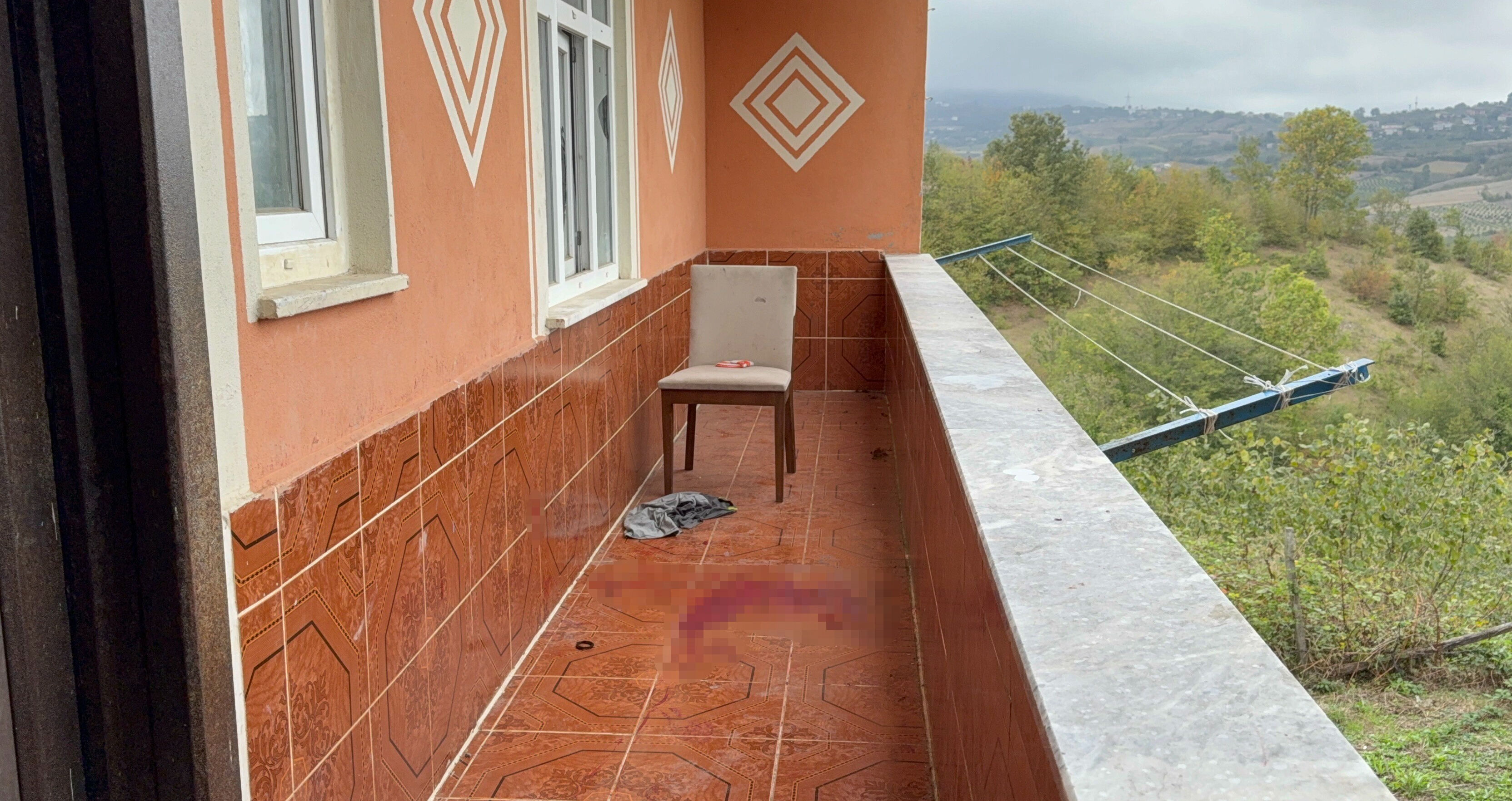 Samsun'da kan donduran olay! Eşini bardakla öldürdü, alkollü gezerken yakalandı - 1. Resim