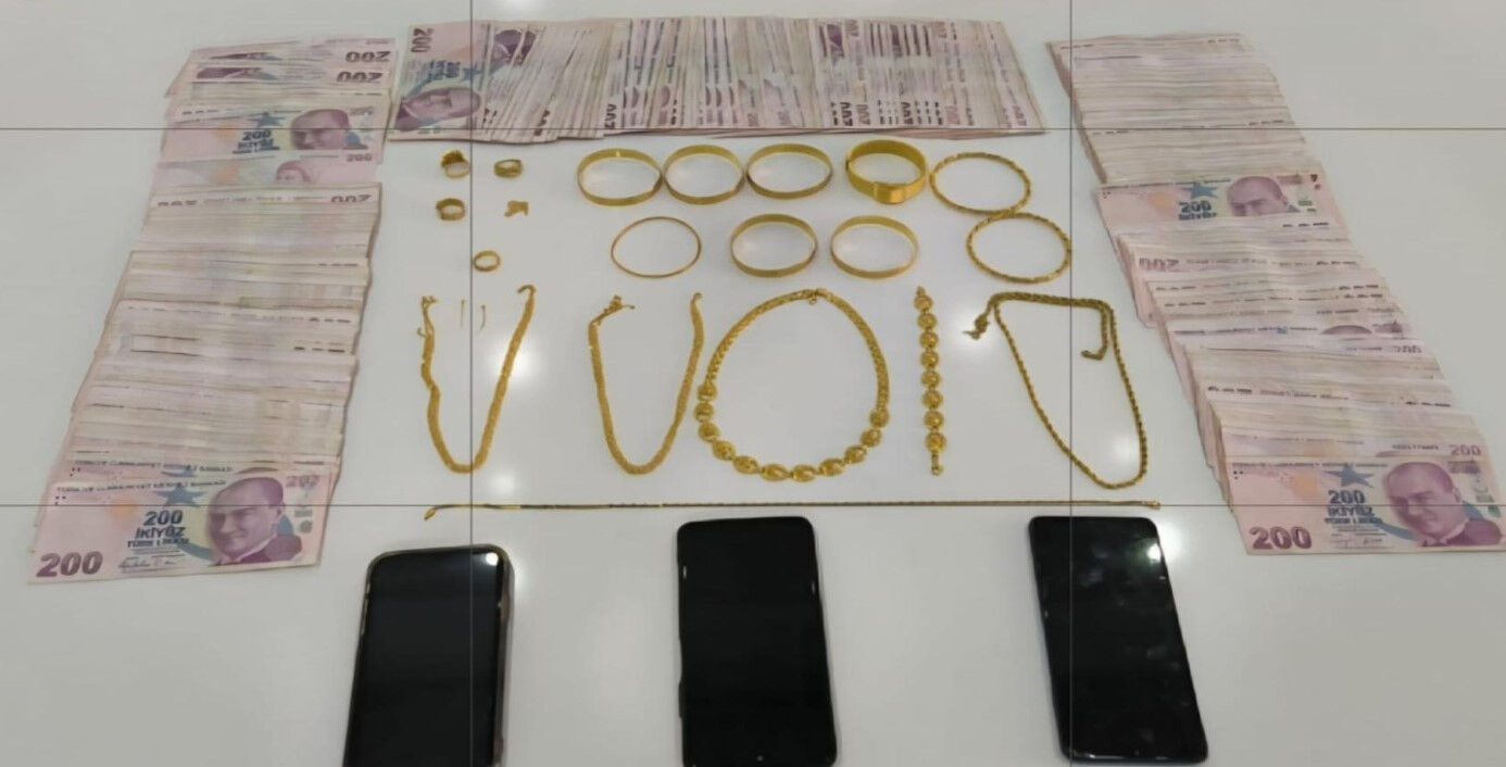 2 milyon 600 bin liralık 'sahte polis' vurgunu! &Uuml;&ccedil; ş&uuml;pheli tutuklandı - 1. Resim