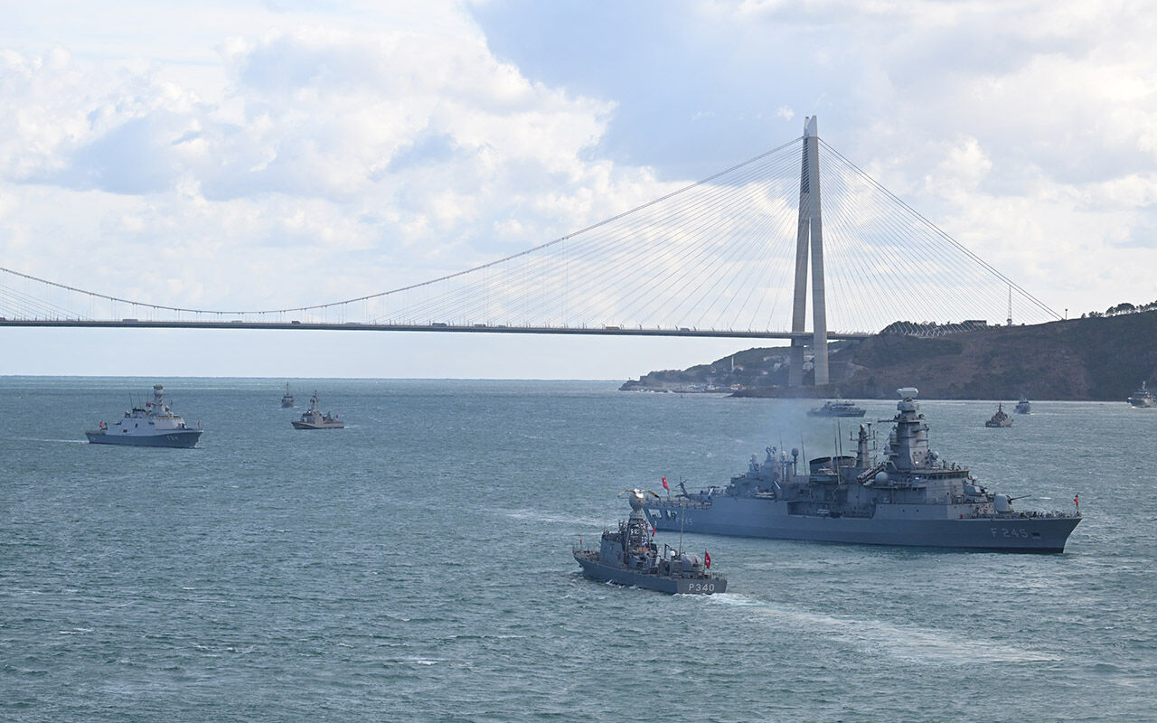 Deniz kuvvetlerinden ihtişamlı geçiş: Preveze Zaferi unutulmadı - 3. Resim