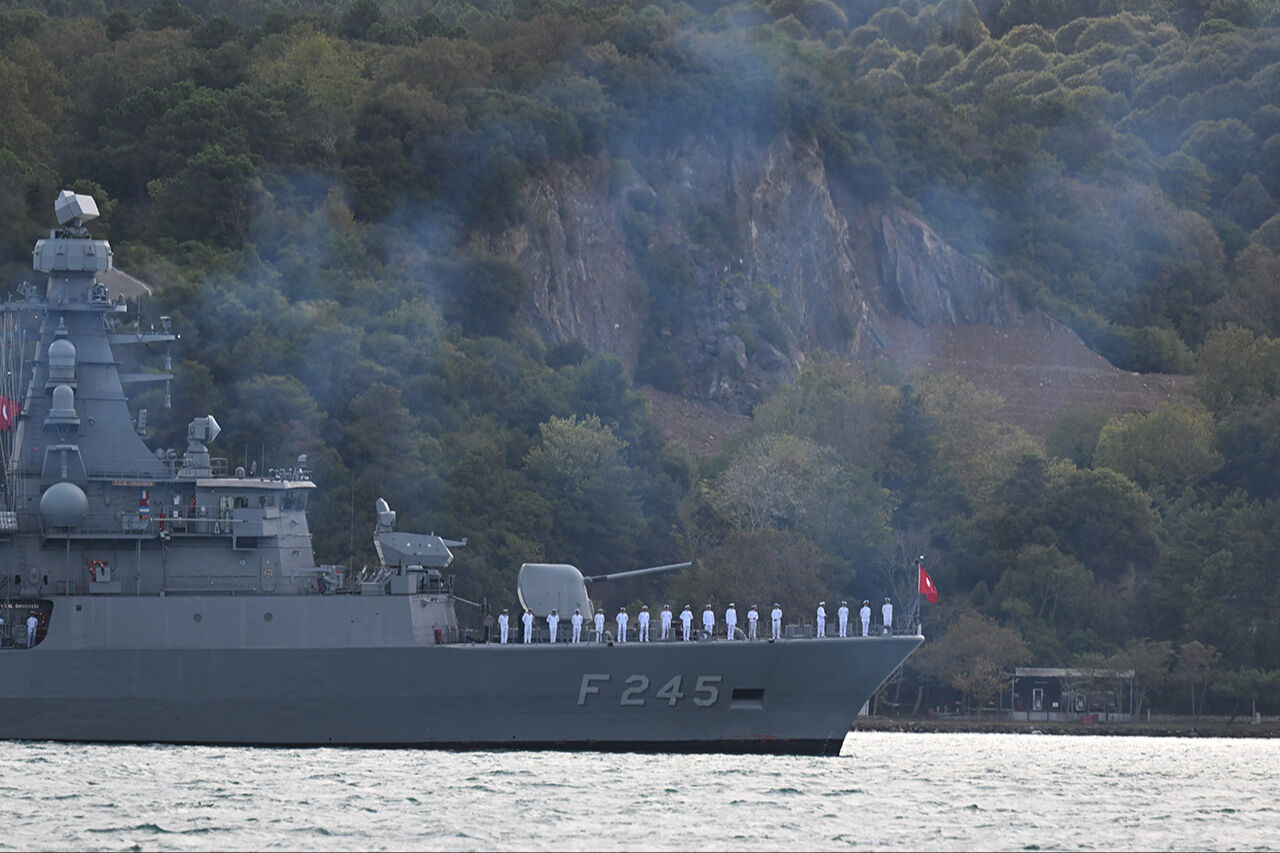 Deniz kuvvetlerinden ihtişamlı geçiş: Preveze Zaferi unutulmadı - 2. Resim