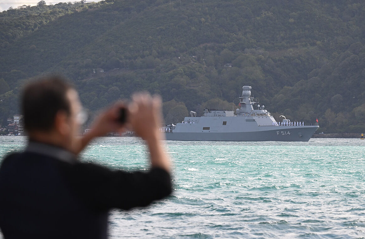 Deniz kuvvetlerinden ihtişamlı geçiş: Preveze Zaferi unutulmadı - 1. Resim