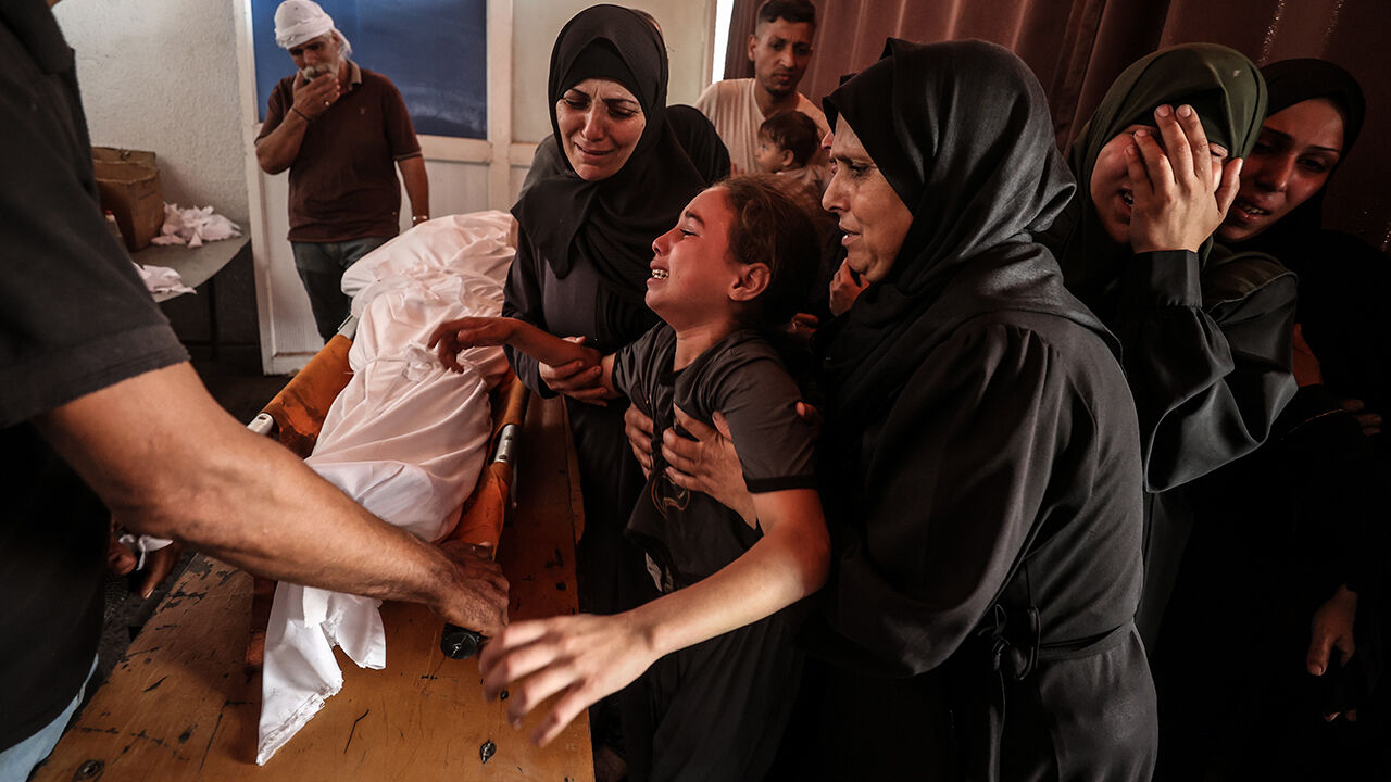 Gazze’de kanlı sabah: İsrail aynı aileden onlarca kişi öldürdü - 3. Resim