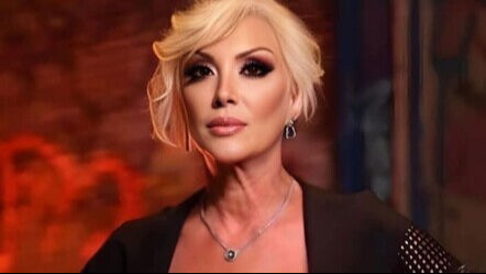 Şarkıcı Güllü'nün son dönemdeki rahatsızlığı ortaya çıktı! Muayene sırasındaki fotoğraflarına ulaşıldı - 1. Resim