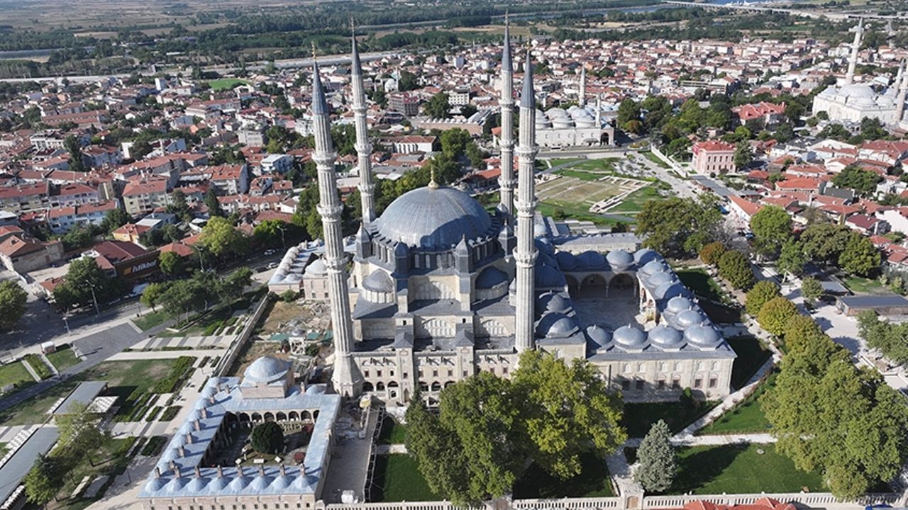 Selimiye Camii&#039;nde tartışmalı restorasyona mahkemeden durdurma kararı!