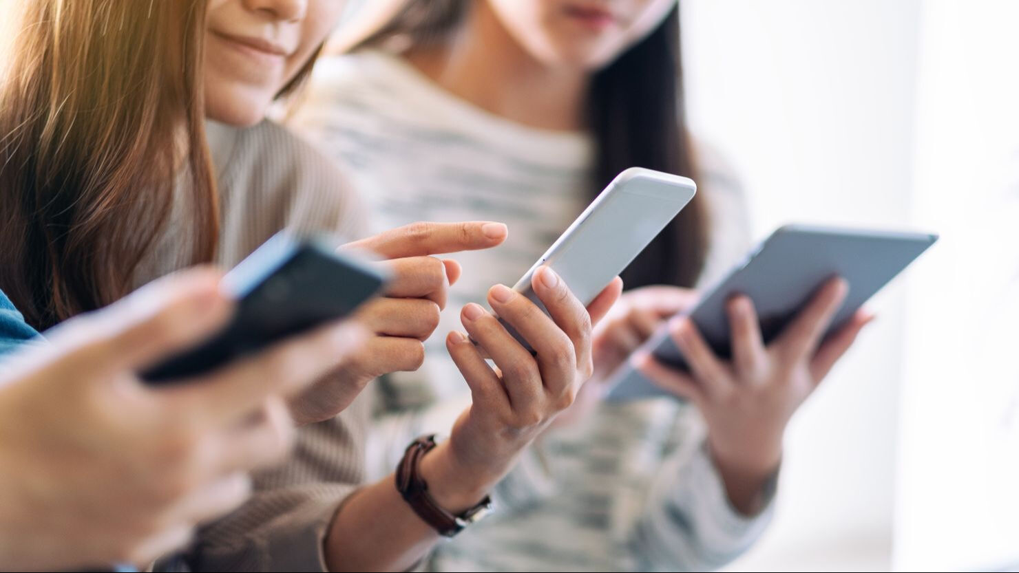 Sosyal medyada 'okumanın ve çalışmanın faydası yok' gibi karamsar içeriklere sansür! Çin'de fenomenlere 'kötümserlik' avı Sosyal medyadaki 'okumanın ve çalışmanın faydası yok' gibi karamsar içeriklere sansür! Çin'de fenomenlere 'kötümserlik' avı - 1. Resim