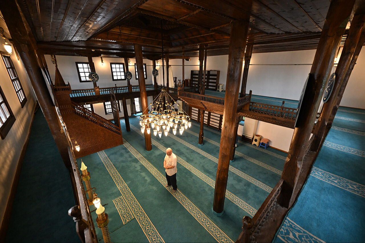 Sütunundaki çatlaklar bile korundu! Asırlık Trabzon camileri hayran bıraktı - 1. Resim