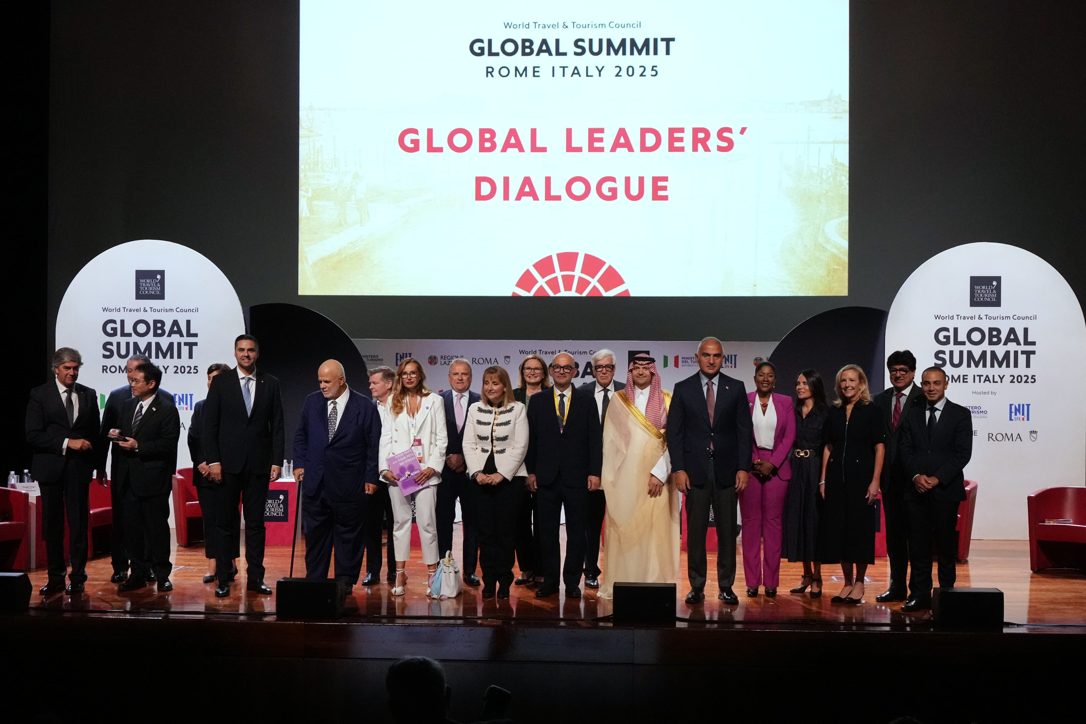 Bakan Ersoy, İtalya'da WTTC K&uuml;resel Zirvesi'ne katıldı: "Gece m&uuml;zeciliği turizm a&ccedil;ısından &ccedil;ok &ouml;nemli" - 1. Resim