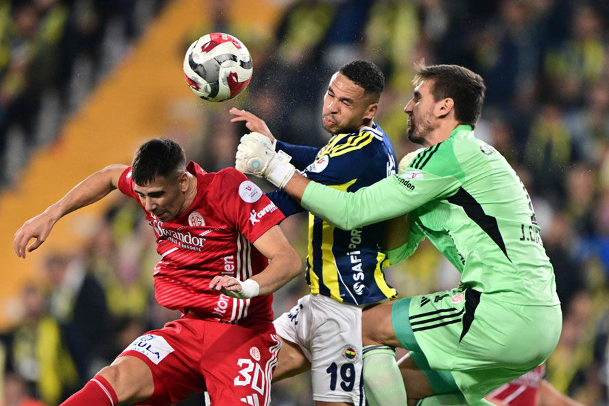 Canlı: Fenerbahçe'nin konuğu Antalyaspor - 1. Resim