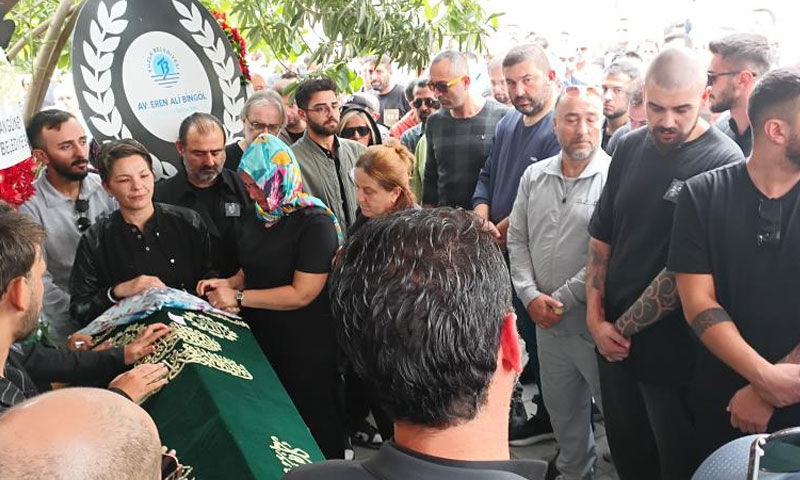 Cenk Eren’den Güllü’nün vefatıyla ilgili yorum! “Korkunç bir olayı öğreneceğiz” - 3. Resim