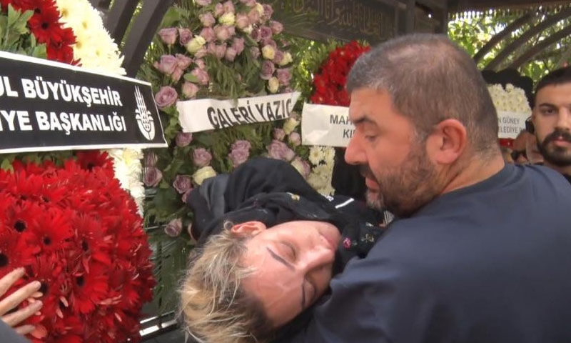 Cenk Eren’den Güllü’nün vefatıyla ilgili yorum! “Korkunç bir olayı öğreneceğiz” - 2. Resim