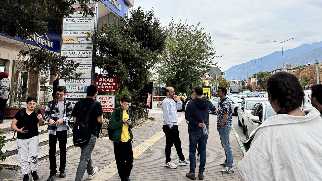 Kütahya Simav'da 5.4 büyüklüğünde deprem! İstanbul, İzmir ve Bursa'da da hissedildi deprem