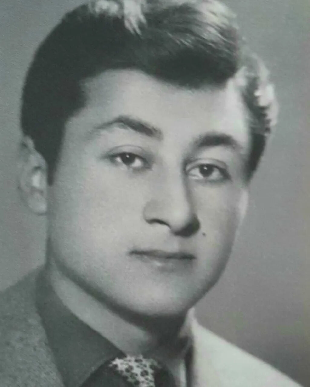 Yavuz Bülent Bakiler hayatını kaybetti! Vefat haberini Davut Gül duyurdu - 3. Resim