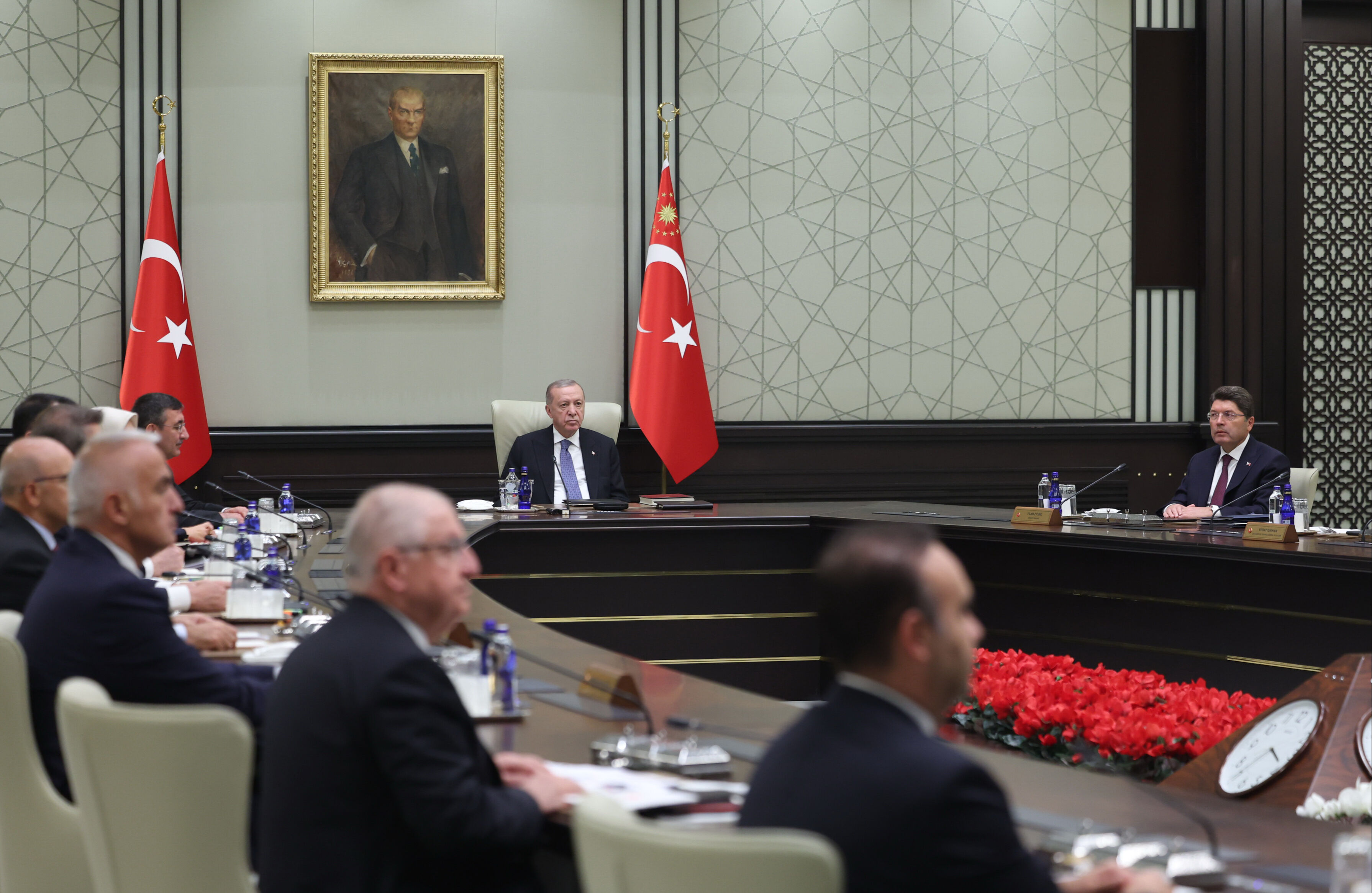 Kabine yoğun gündemle toplandı! Masada birçok önemli konu var - 1. Resim