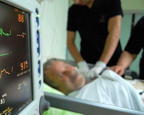 Kalp krizi önlenebilir mi? İşte bu 4 belirtiyle ortaya çıkıyor! Kalp krizi önlenebilir mi? Uzmanlar dört belirtiye dikkat çekiyor! - 1. Resim