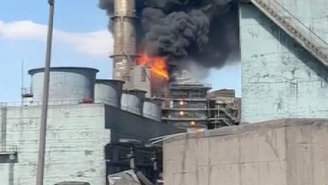 Kangal Termik Santrali'nde yangın! Ekipler olay yerinde - 1. Resim