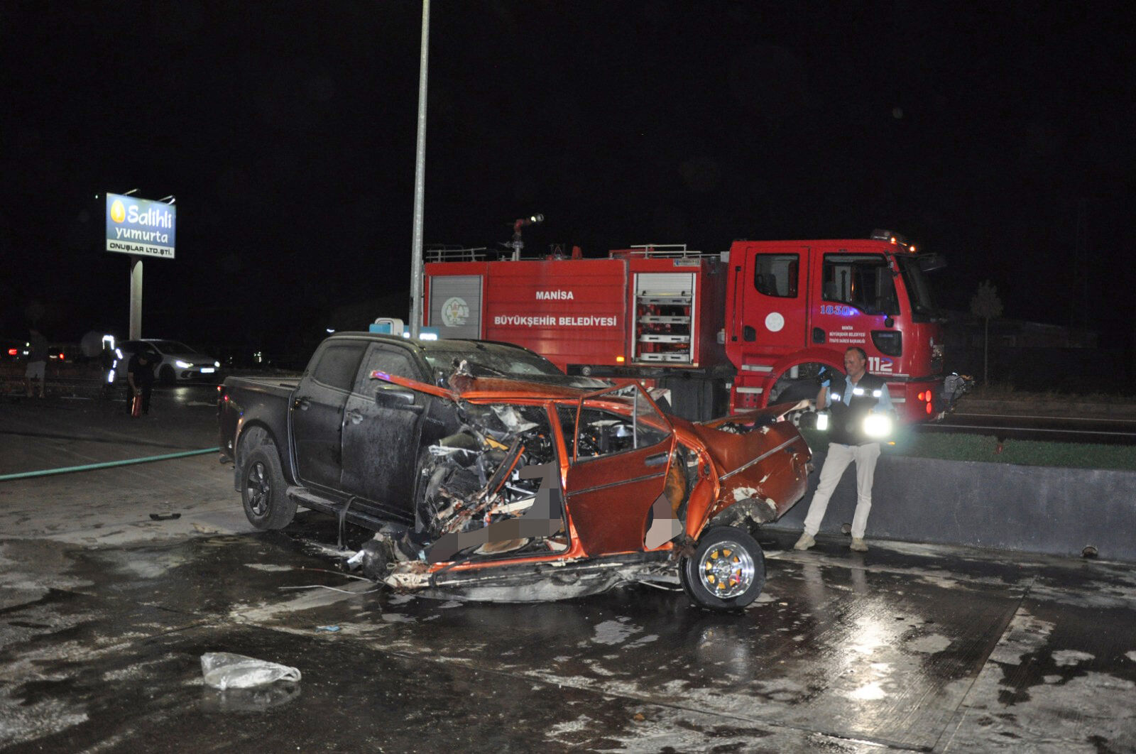 Manisa'da katliam gibi kaza: 5 kişi hayatını kaybetti - 2. Resim