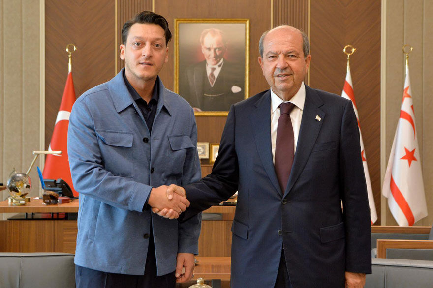 Mesut Özil'den FIFA ve UEFA'ya KKTC çağrısı: Ambargoyu kaldırın - 1. Resim