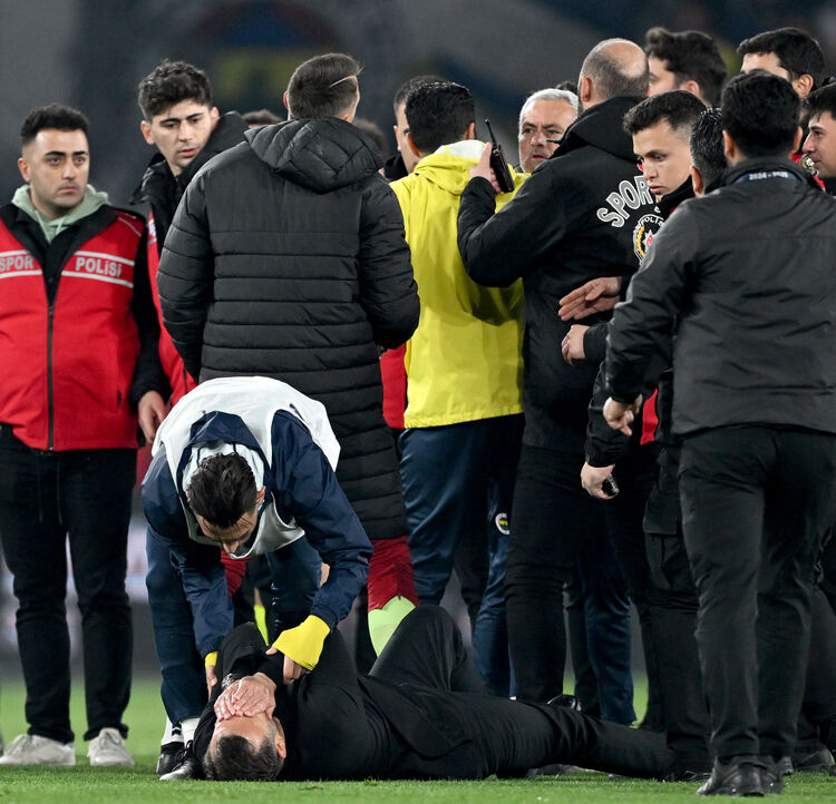 Okan Buruk'tan aylar sonra olaylı Fenerbahçe derbisi ve Mourinho itirafı: Abarttım! - 2. Resim