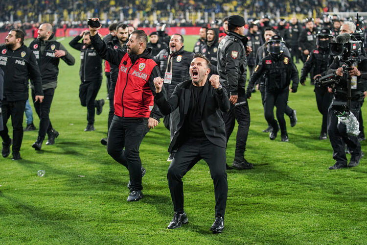 Okan Buruk'tan aylar sonra olaylı Fenerbahçe derbisi ve Mourinho itirafı: Abarttım! - 3. Resim