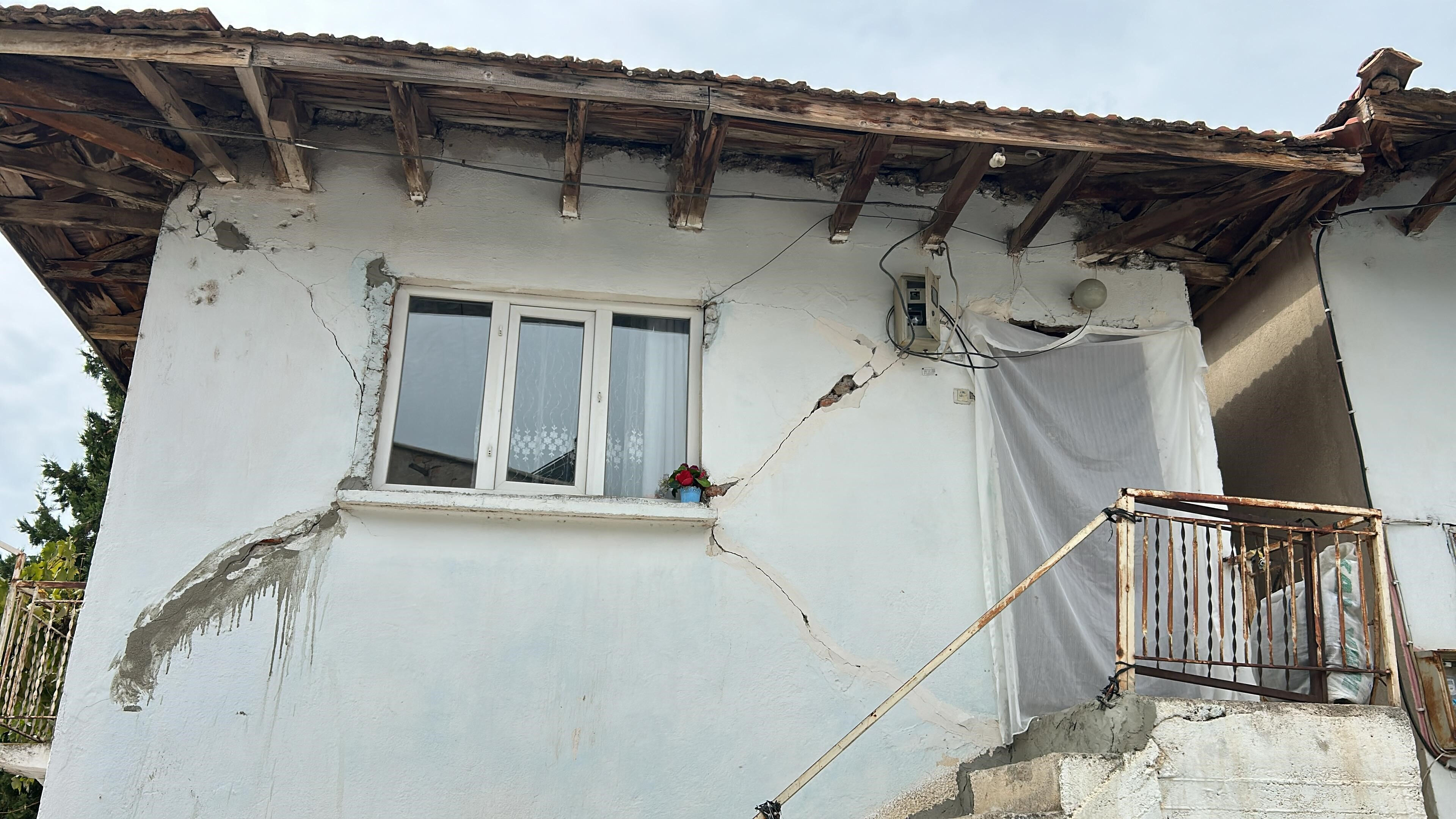 Simav’da deprem kâbusu sürüyor... 17 saatte 234 artçı! - 1. Resim