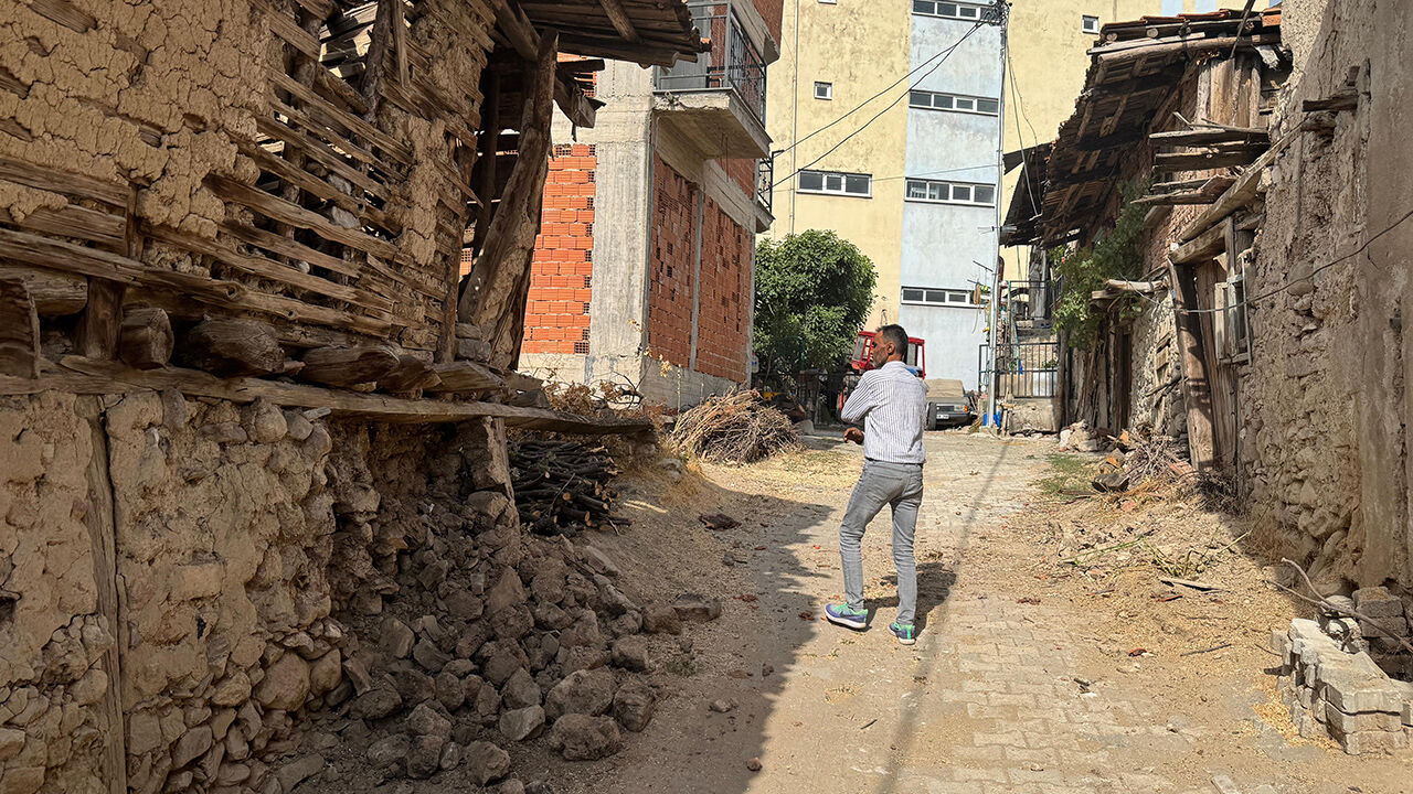Simav’da deprem kâbusu sürüyor... 17 saatte 234 artçı! - 2. Resim